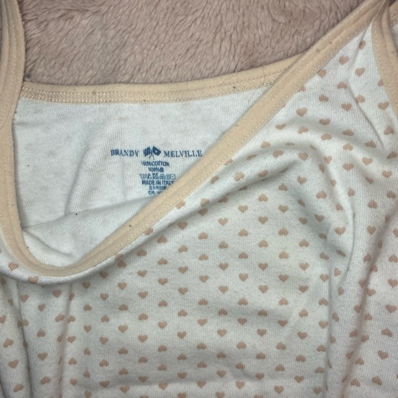 Rare brandy melville light pink and cream heart tank top - Picture 4 of 4